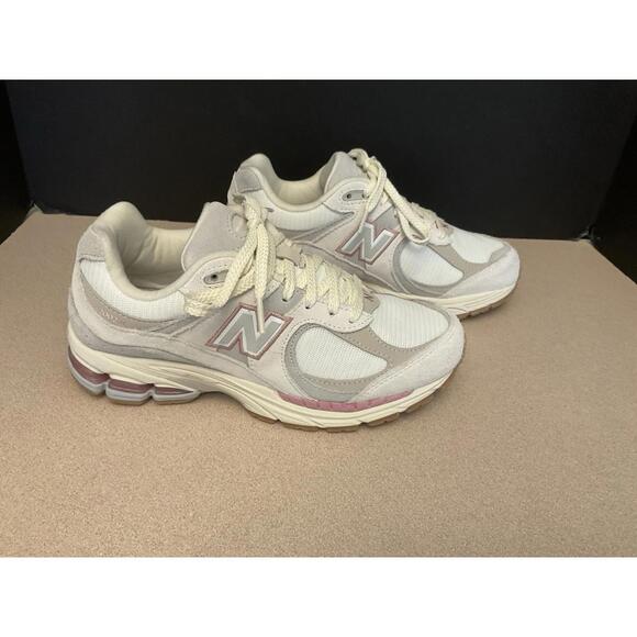 New! Womens New Balance 2002R Gray/Beige/Pink Running Shoes. Size 7.5. Awesome! - Picture 1 of 8